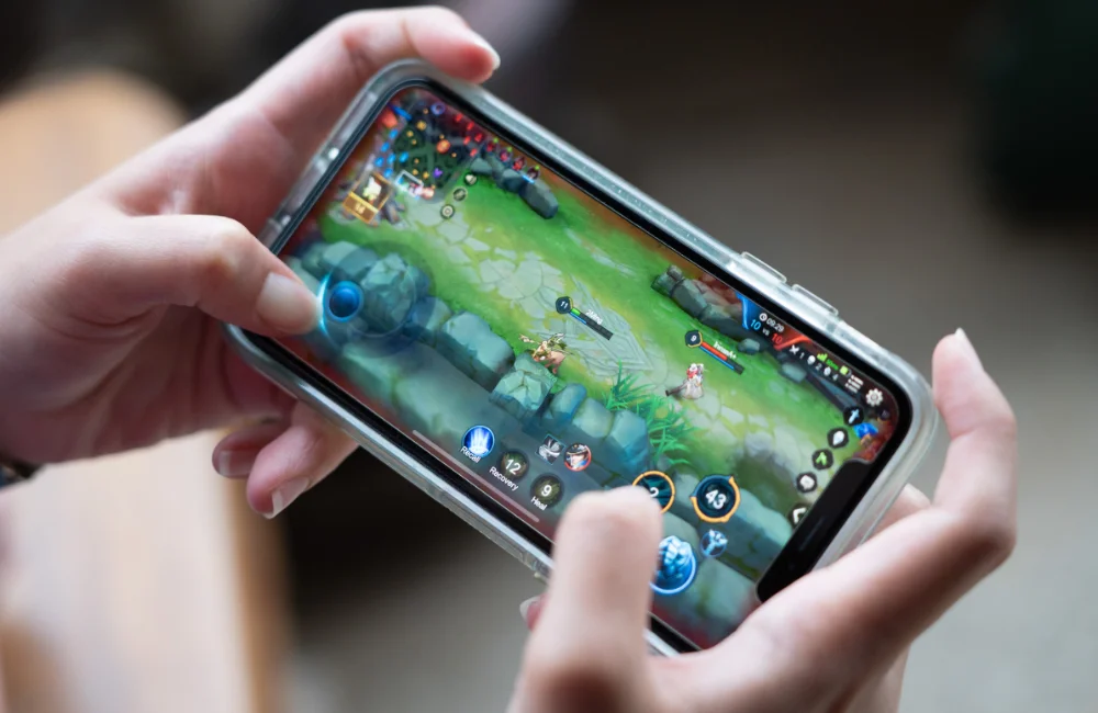 Mobile Legends vs ROV